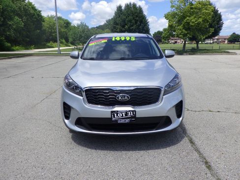 Used 2020 Kia Sorento AWD V6 image 4