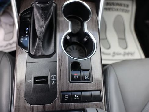Used 2022 Toyota Highlander Platinum FWD image 33