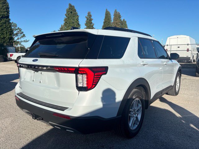 Used 2026 Ford Explorer Active w/ Active Comfort Package RWD image 5