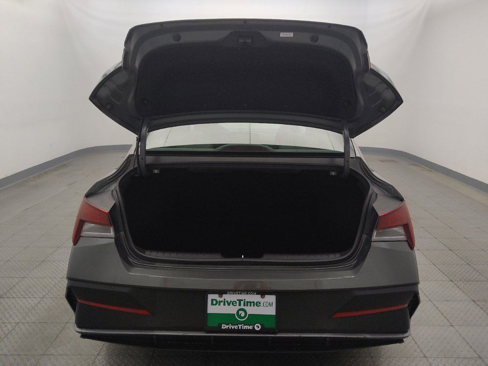 Used 2024 Hyundai Elantra SEL FWD image 29