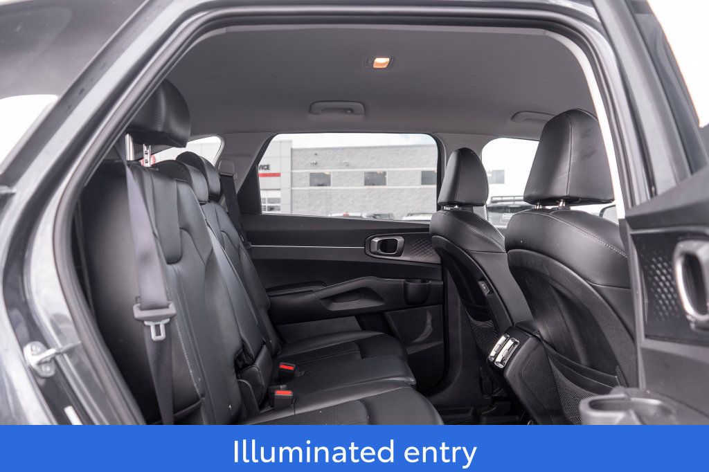 Used 2024 Kia Sorento S AWD/4WD image 13