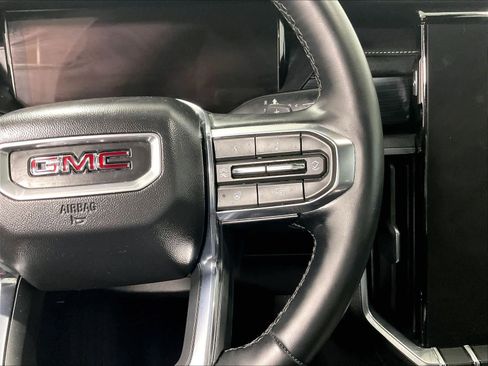 Used 2025 GMC Acadia Elevation image 24