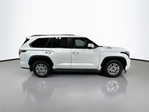 Used 2025 Toyota Sequoia SR5 image 5