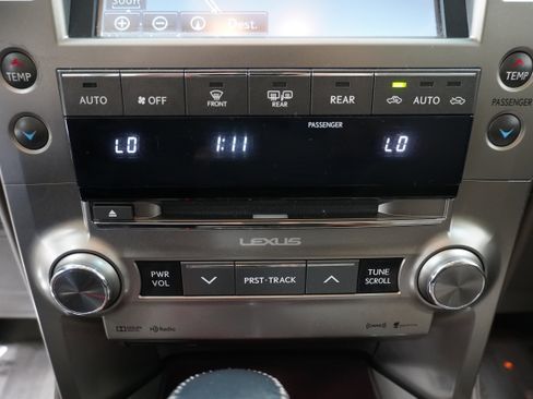 Used 2016 Lexus GX 460 w/ Premium Package image 23