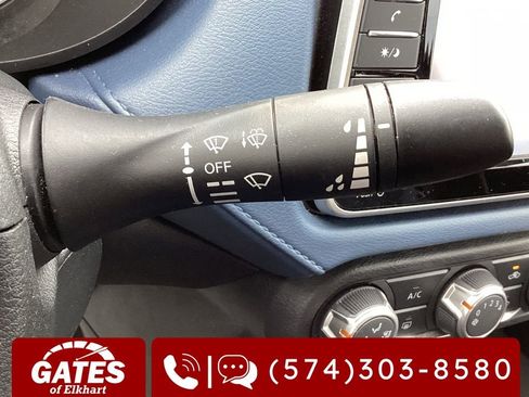 Used 2025 Nissan Versa SV FWD image 22