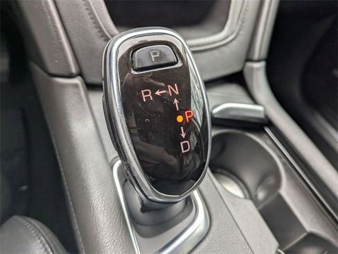 Used 2017 Cadillac XT5 Luxury image 16