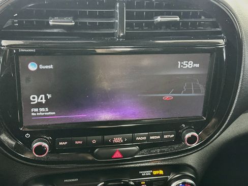 Used 2022 Kia Soul EX FWD image 19