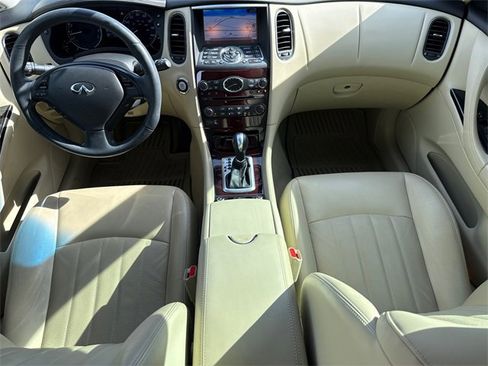 Used 2017 INFINITI QX50 2WD w/ Deluxe Touring Package image 12