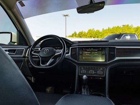 Used 2021 Volkswagen Atlas SE w/ Panoramic Sunroof Package FWD image 31