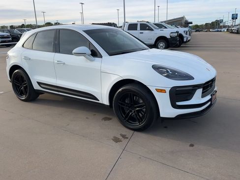 Used 2024 Porsche Macan AWD/4WD image 3
