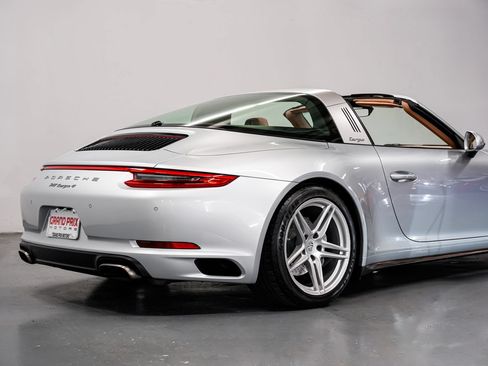 Used 2017 Porsche 911 Targa 4 AWD/4WD image 26