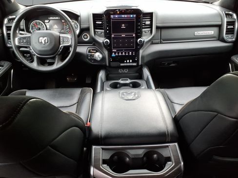 Used 2025 RAM 1500 Laramie AWD/4WD image 9
