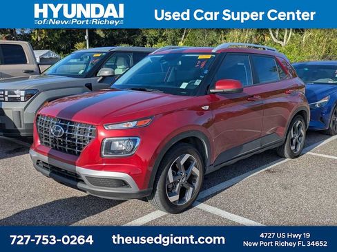Certified 2024 Hyundai Venue SEL FWD image 1