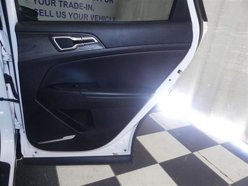 Used 2023 Kia Sportage X-Line AWD/4WD image 32