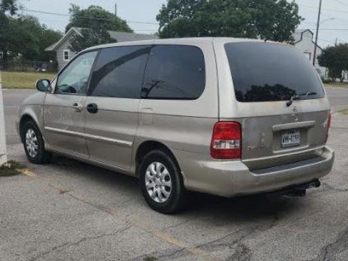 Used 2004 Kia Sedona LX image 1