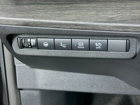 Used 2023 Nissan Ariya FWD image 17