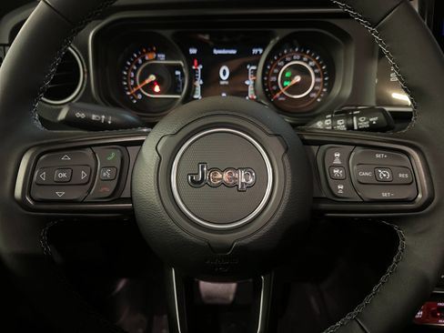 New 2025 Jeep Wrangler Rubicon w/ Xtreme 35 Tire Package image 22