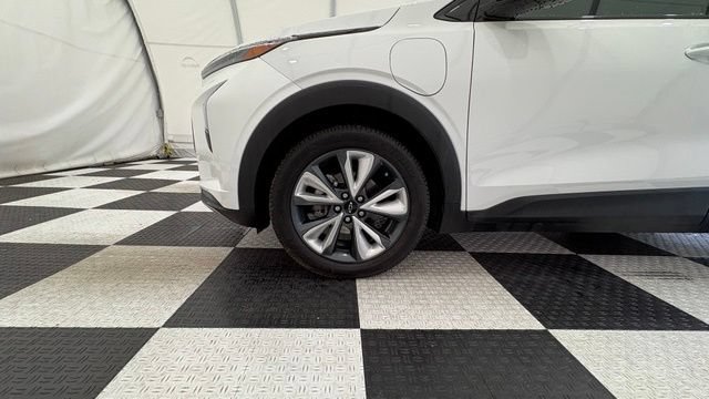Used 2023 Chevrolet Bolt EUV LT w/ Convenience Package FWD image 9