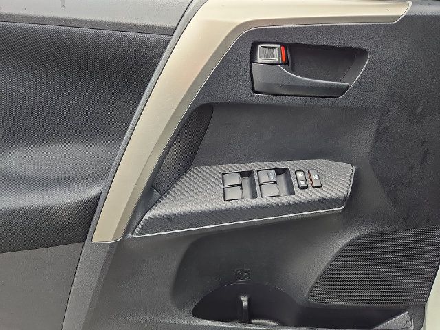 Used 2014 Toyota RAV4 LE AWD/4WD image 12