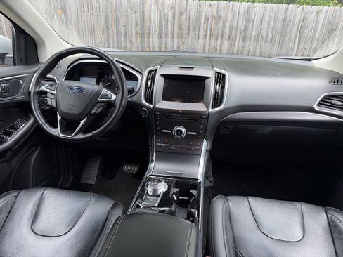 Used 2019 Ford Edge Titanium w/ Equipment Group 301A FWD image 12