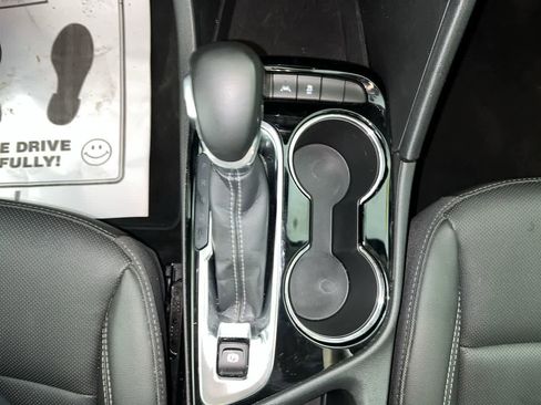 Used 2024 Buick Encore GX Sport Touring image 21