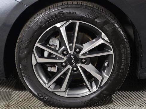 Used 2023 Kia Forte LXS FWD image 19
