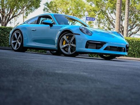 Used 2024 Porsche 911 Carrera S RWD image 3