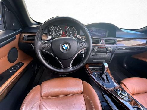 Used 2009 BMW 335i Convertible image 9