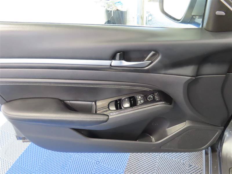 Used 2022 Nissan Altima 2.5 SL FWD image 12