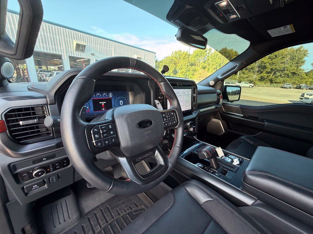 Used 2025 Ford F150 Raptor AWD/4WD image 22