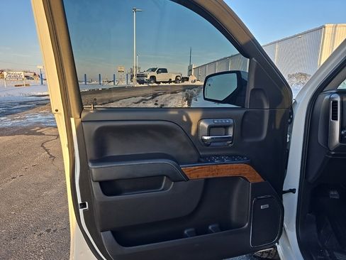 Used 2018 Chevrolet Silverado 1500 High Country image 12