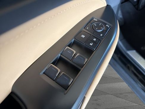 Certified 2025 Lexus NX 250 FWD w/ Accessory Package (Z1) image 9