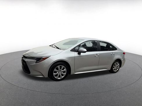 Used 2025 Toyota Corolla LE FWD image 8