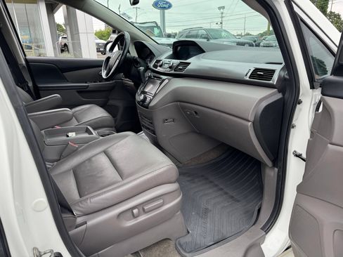 Used 2014 Honda Odyssey Touring Elite image 24