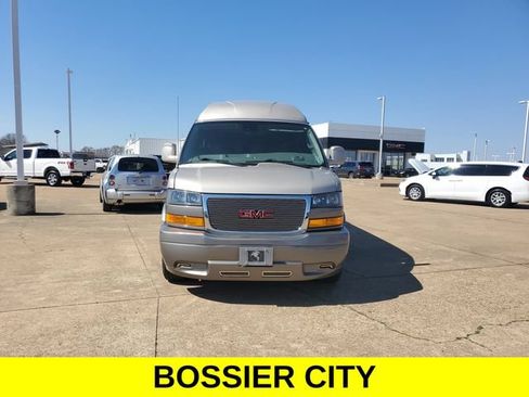 Used 2022 GMC Savana 2500 Extended w/ Enhanced Convenience Package RWD image 2