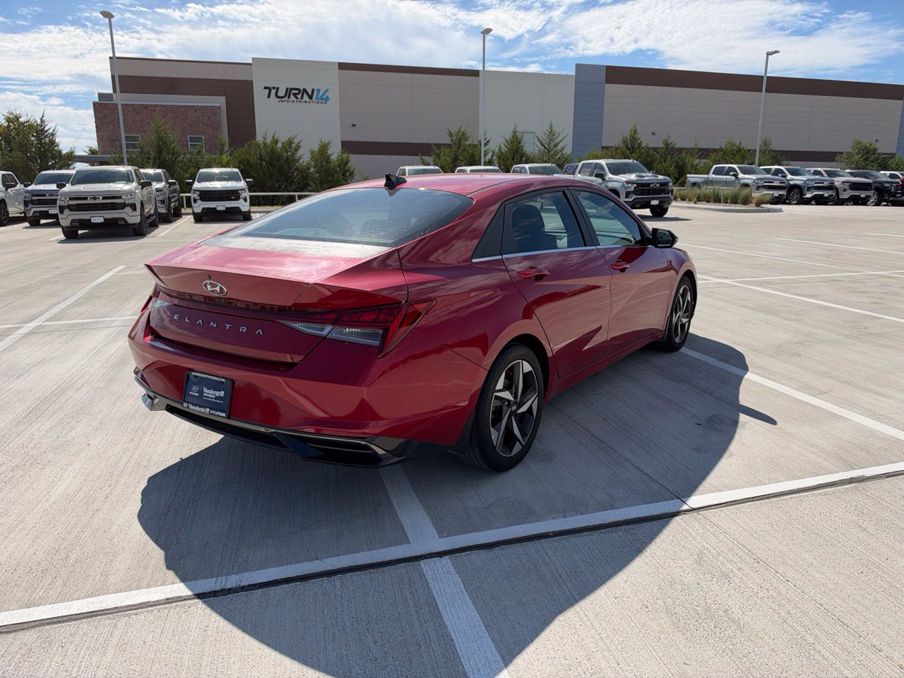 Used 2022 Hyundai Elantra SEL w/ Convenience + Premium Package FWD image 6