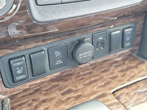 Used 2020 Nissan Armada SL image 25