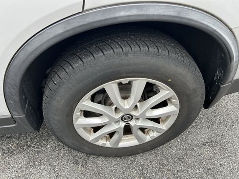 Used 2020 Nissan Rogue SV image 10