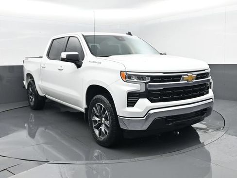 Used 2023 Chevrolet Silverado 1500 LT AWD/4WD image 3