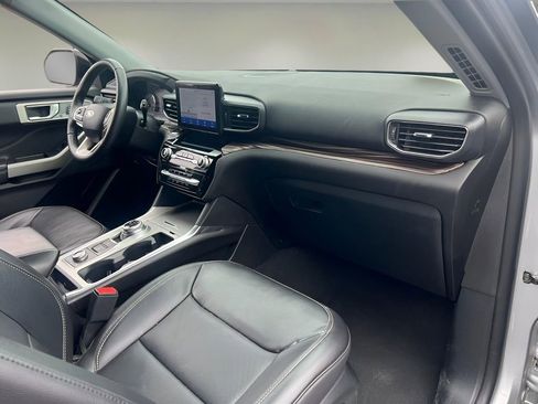 Used 2023 Ford Explorer Limited image 27