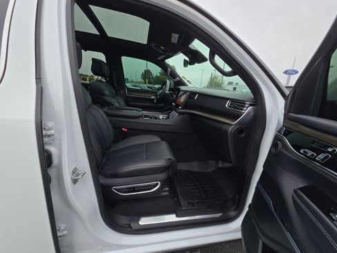 Used 2022 Jeep Grand Wagoneer Series I w/ HD Trailer Tow Package image 11