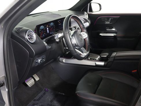 Used 2023 Mercedes-Benz GLB 250 w/ AMG Line image 22