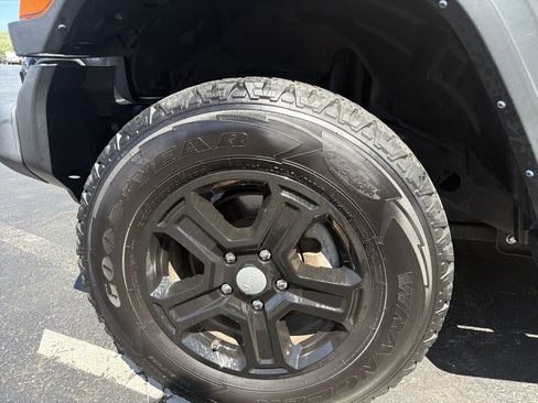 Certified 2021 Jeep Wrangler Sport AWD/4WD image 27