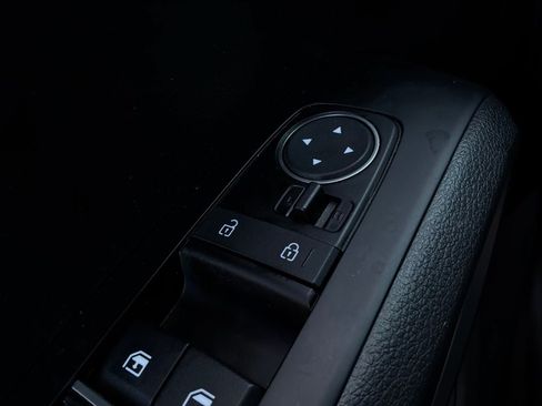 Used 2025 Kia Soul LX w/ LX Technology Package FWD image 21
