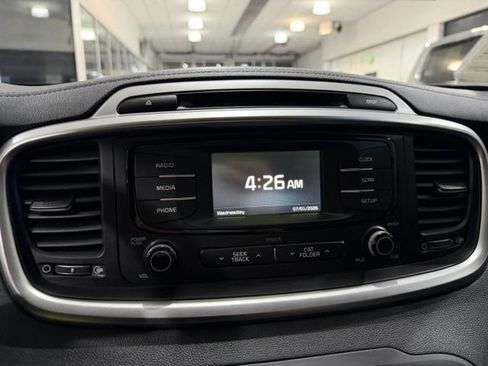 Used 2017 Kia Sorento FWD image 20