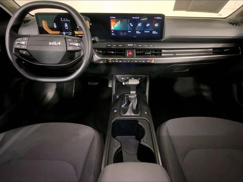 Used 2025 Kia K4 FWD image 15