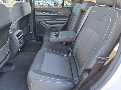 New 2025 Jeep Grand Cherokee Laredo image 15