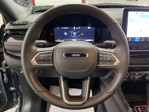 Used 2024 Jeep Compass Trailhawk w/ Trailhawk Elite Group image 17