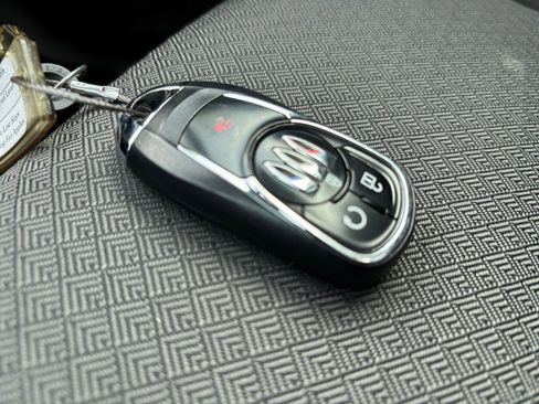 Used 2025 Buick Encore GX Preferred FWD image 18