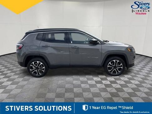 Used 2022 Jeep Compass Limited AWD/4WD image 5